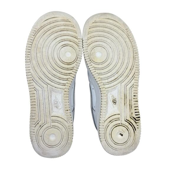 NIKE AIR FORCE 1 Low White Sneakers Size 4.5Y Big Boy - Picture 14 of 15